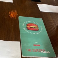 Das Foto wurde bei The Burger Maker Barcelona von م🇧🇭 am 7/24/2023 aufgenommen