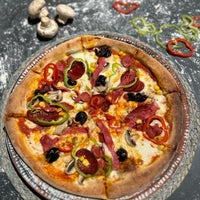 5/19/2023 tarihinde Pizzeria Salernoziyaretçi tarafından Pizzeria Salerno'de çekilen fotoğraf