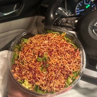 Foto tirada no(a) Gimme Salad por أديب em 5/7/2024