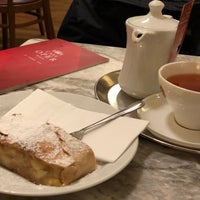 1/3/2019 tarihinde Neda Z.ziyaretçi tarafından Café Oper Wien'de çekilen fotoğraf