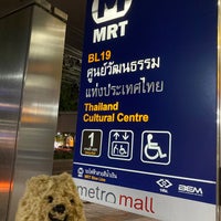 Photo taken at MRT Thailand Cultural Centre (BL19) by いちぢく 子. on 5/27/2023