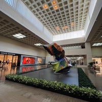 Foto scattata a NorthPark Center da Mansour il 4/16/2024