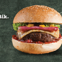 Foto diambil di Mm&amp;amp;G&amp;#39;s Burger oleh Mm&amp;amp;G&amp;#39;s Burger pada 9/16/2015
