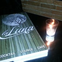 รูปภาพถ่ายที่ La Luna Lounge โดย Juan C. เมื่อ 8/11/2013