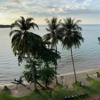 Foto diambil di Sea View Resort &amp;amp; Spa Koh Chang oleh Harun B. pada 10/27/2019