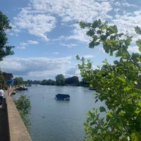 Photo taken at Kingston upon Thames by Cupcake 🇬🇧🇮🇶🇸🇦 G. on 7/25/2023