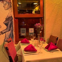 Das Foto wurde bei Marbella Cafe Restaurant von Marwah am 11/30/2023 aufgenommen