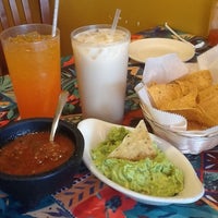 Foto tomada en Lily&amp;#39;s Mexican Restaurant  por LJ R. el 11/23/2012
