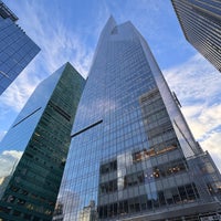 Foto tirada no(a) Bank of America Tower por Robin B. em 4/5/2024