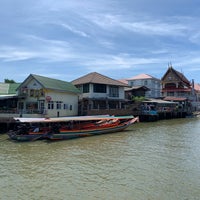 Photo taken at ท่าเรือเทเวศร์ (Thewes Pier) N15 by Robin B. on 7/6/2023