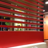 Photo prise au McDonald&amp;#39;s par Rafael C. le4/14/2013