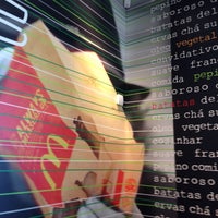 Photo prise au McDonald&amp;#39;s par Rafael C. le7/21/2013