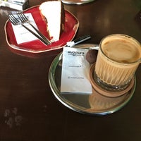 Foto scattata a Muggle’s Coffee Roastery Özlüce da Tolga Y. il 1/22/2020