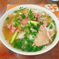 Photo taken at Phở 10 Lý Quốc Sư by Skywalkerstyle on 3/13/2024