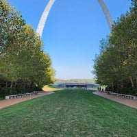Photo taken at Gateway Arch National Park by Andrew on 9/15/2023