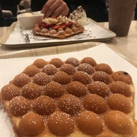 Photo taken at Fresh Nation Desserts 糖仁街 by Tony M. on 10/27/2019