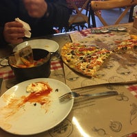 Foto tomada en Pizza Palermo 2 GO  por MuStAfA U. el 3/5/2022
