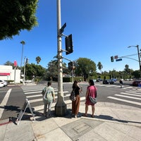 Photo taken at Larchmont Village Farmer&amp;#39;s Market by Stephanie F. on 9/25/2023