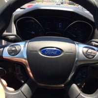 5/24/2014 tarihinde Sally C.ziyaretçi tarafından Camelback Ford'de çekilen fotoğraf