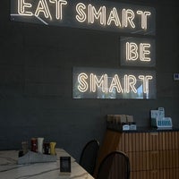 Das Foto wurde bei Smart Burger - Ergin Concept von Abdallh E. am 9/8/2023 aufgenommen