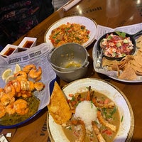 Photo taken at Bubba Gump Shrimp Co by Sayuri K. on 12/3/2023