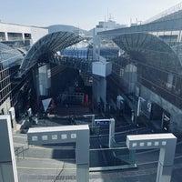 Photo taken at 京都駅ビル 大階段 by 報茶 on 3/3/2024