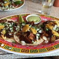 7/1/2017 tarihinde Jocelyn V.ziyaretçi tarafından La Capital Tacos'de çekilen fotoğraf