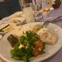 รูปภาพถ่ายที่ Degüstasyon Restaurant โดย Kübra . เมื่อ 11/21/2021