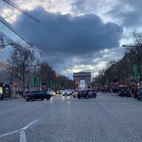 Photo taken at 38 avenue des Champs-Élysées by Za on 3/30/2024