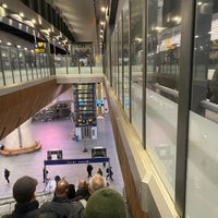 Photo taken at Platform 9 by FC T. on 11/7/2023