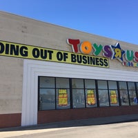 Photo taken at Toys&amp;quot;R&amp;quot;Us by ian on 4/18/2018