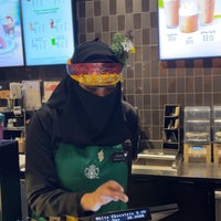Das Foto wurde bei Starbucks von روثانه am 2/22/2024 aufgenommen