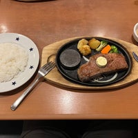 Photo taken at ステーキのどん 東大和中央店 by Mikama on 3/6/2024