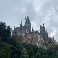 Photo taken at The Wizarding World of Harry Potter - Hogsmeade by Lucas M. on 12/28/2023
