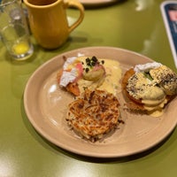 Foto tomada en Snooze, an A.M. Eatery  por Eric B. el 2/10/2022