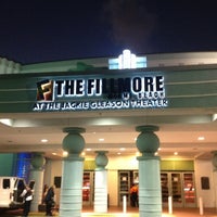 Foto tirada no(a) The Fillmore Miami Beach at The Jackie Gleason Theater por simón p. em 1/16/2013