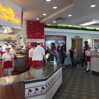 Photo taken at In-N-Out Burger by Michelle M. on 10/6/2018