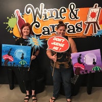 6/24/2019 tarihinde Michelle M.ziyaretçi tarafından Wine and Canvas'de çekilen fotoğraf