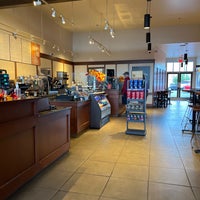 Photo taken at Peet&amp;#39;s Coffee &amp;amp; Tea by Gordon G. on 10/27/2022