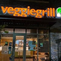รูปภาพถ่ายที่ Veggie Grill โดย Gordon G. เมื่อ 10/11/2020