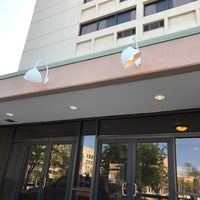 รูปภาพถ่ายที่ DoubleTree by Hilton Hotel Albuquerque โดย Gordon G. เมื่อ 9/10/2017