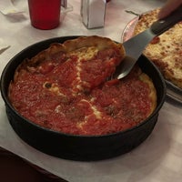 Foto tomada en Pizano&amp;#39;s Pizza  por Rich R. el 5/19/2024