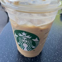 Foto diambil di Starbucks oleh Madova pada 1/13/2024