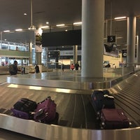 Entrega de Equipaje / Baggage Claim - Aeropuerto El Dorado - Bogotá, Bogotá  D.C.