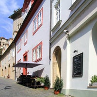 9/21/2015 tarihinde Prague Chocolate Café &amp;amp; Bistroziyaretçi tarafından Prague Chocolate Café &amp;amp; Bistro'de çekilen fotoğraf