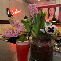Foto tirada no(a) Sashimi Sushi Lounge por Pham M. em 4/10/2024