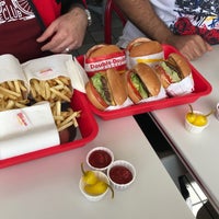 Photo taken at In-N-Out Burger by Yasaman M. on 10/19/2019