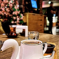 Foto tirada no(a) Bikka Coffee &amp;amp; Bistro por Berna K. em 10/11/2023
