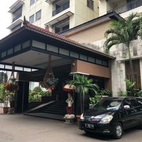 Photo taken at Puri Denpasar Hotel Jakarta by ムルザニ on 7/14/2019