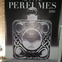 Photo taken at Espaço Perfume Arte + História by Kika N. on 10/1/2015